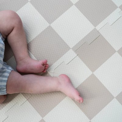 3 SPROUTS Pěnová hrací podložka Checkerboard/Beige - 56059cb_003