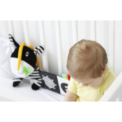 MOMS CARE Senzorické leporelo Kravička - 75264_005