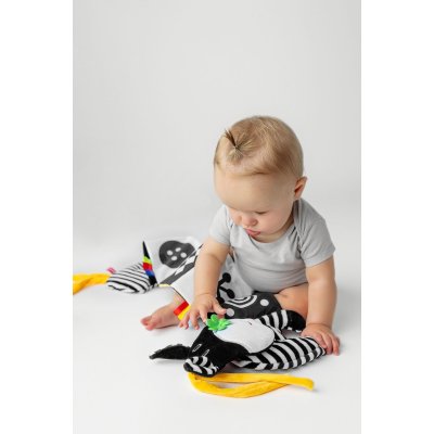 MOMS CARE Senzorické leporelo Kravička - 75264_007