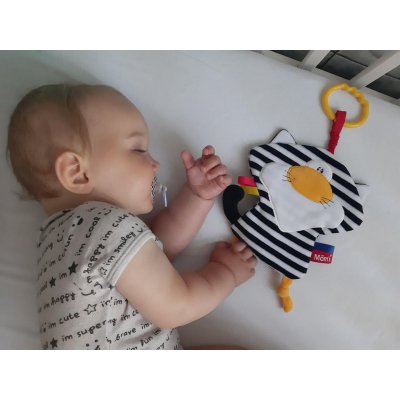 MOMS CARE Závěsná šustící hračka Kočka - 75272_004