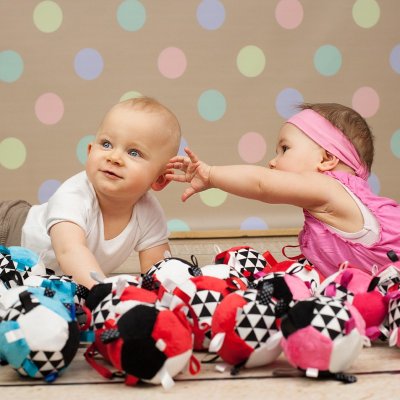 MOMS CARE Senzorický míček červený - 75276_002