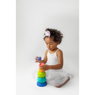 MOMS CARE Senzorická pyramida pastelová - 75286_003