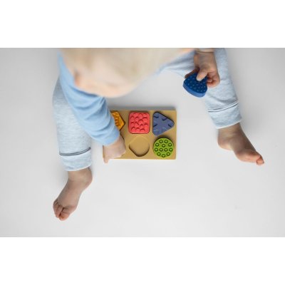 MOMS CARE Senzorické puzzle tvary - 75292_003