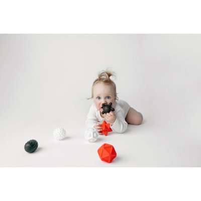 MOMS CARE Senzorické míčky White & Black 6 ks - 75296_002