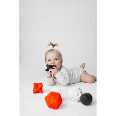 MOMS CARE Senzorické míčky White & Black 6 ks - 75296_005