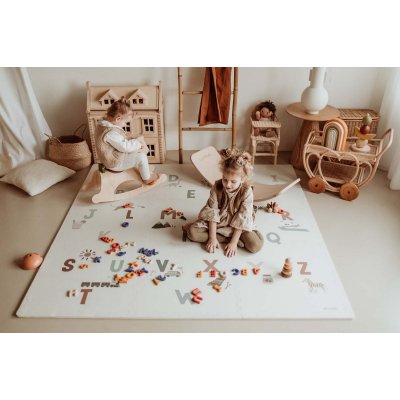 PLAY AND GO Tiloo EEVAA Podložka na hraní a domeček Alphabet - 51100ab_018
