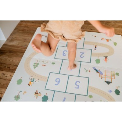PLAY AND GO Tiloo EEVAA Podložka na hraní a domeček Hopscotch - 51100sp_018